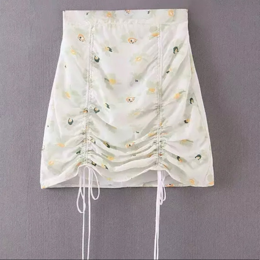 Green floral ruched skirt